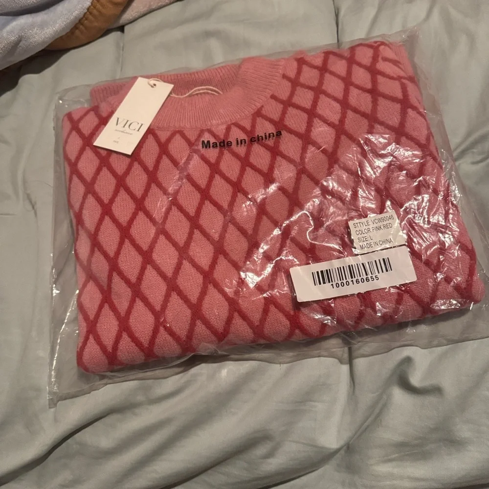 Vici Red Diamond Pattern Crew Neck Sweater - Picture 2 of 2